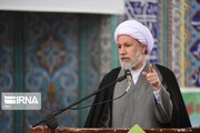 امام جمعه شیراز: همه باید ادامه دهندگان راه شهدای خدمت باشیم