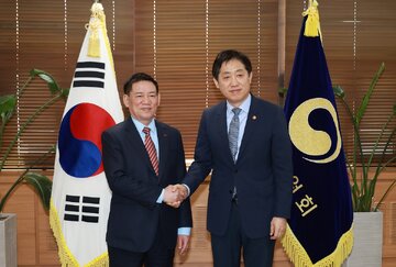 دیدار وزرای دارایی کره جنوبی و ویتنام/ تاکید بر گسترش همکاری‌های اقتصادی