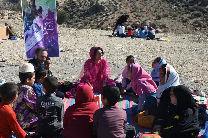 کتابخوانی در چادرهای عشایری فارس ، شروعی برای کوچ خدمات فرهنگی به ایل