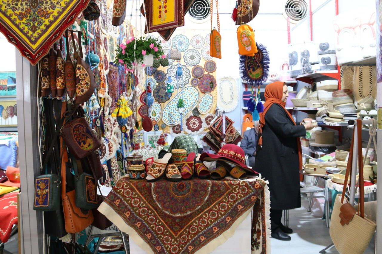 کالاهای نمایشگاه بهاری بوشهر نسبت به بازار دارای تخفیف ویژه‌ است