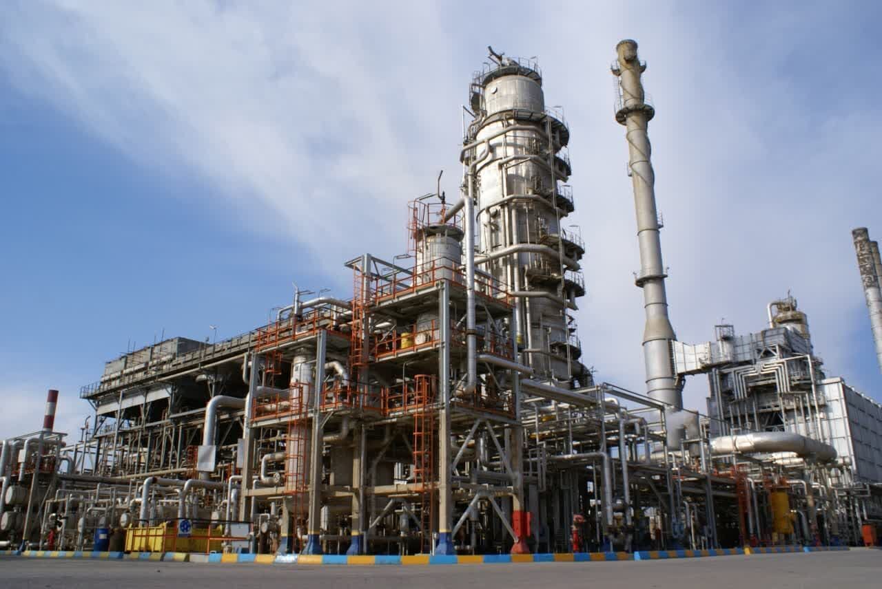 دود آسمان آبادان ناشی از نقص فنی در یکی از واحدهای پالایشگاه است دود آسمان آبادان ناشی از نقص فنی در یکی از واحدهای پالایشگاه است