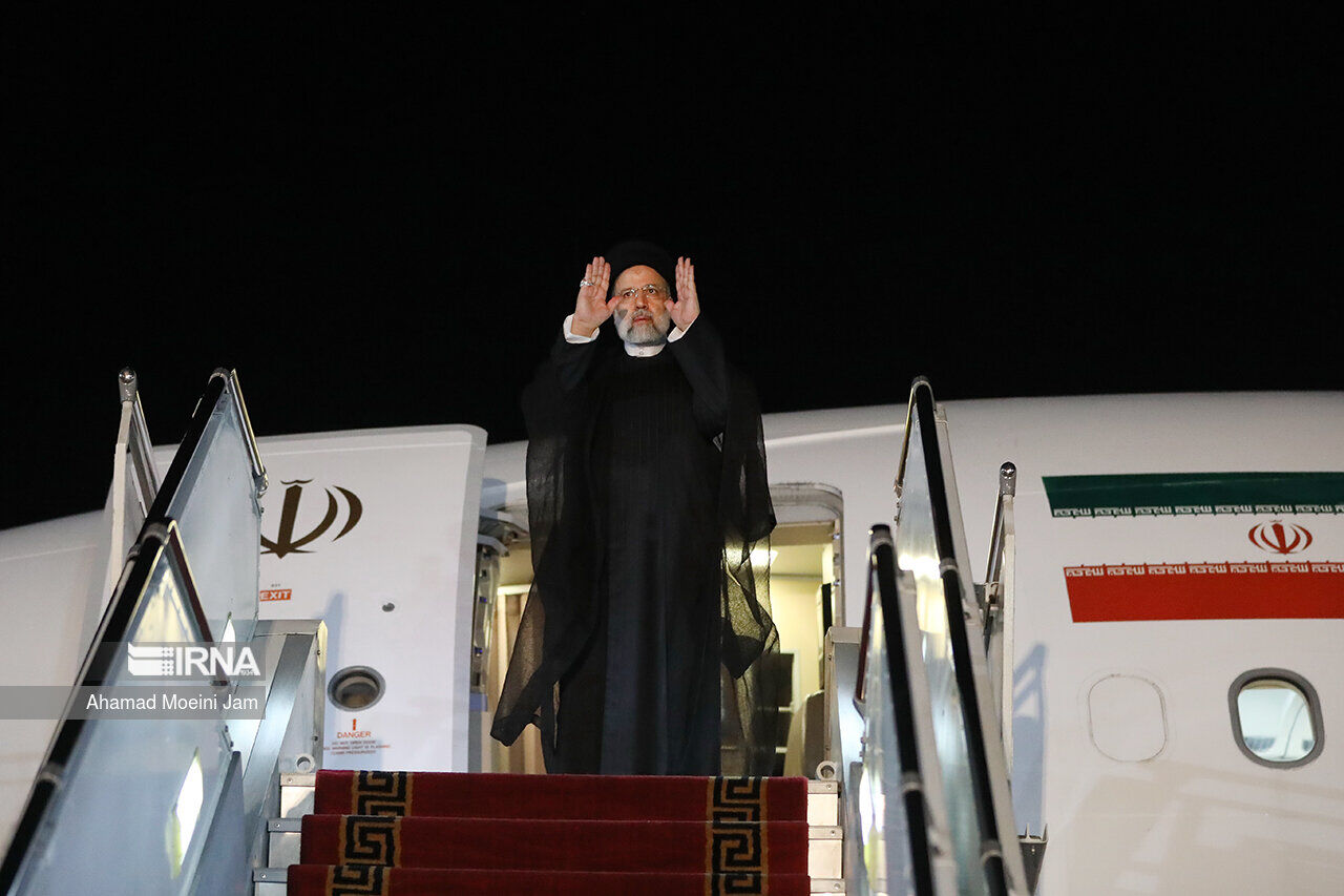 رئيس الجمهورية يغادر محافظة خوزستان عائدا الى طهران  