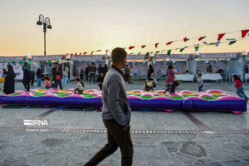 Reunión de coches clásicos en Bushehr