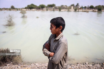 Ayuda de la Media Luna Roja a las víctimas de las inundaciones en Sistán y Baluchistán