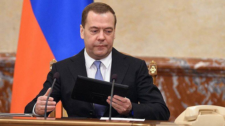 Medvedev: Bayden Amerika üçün biabırçılıqdır