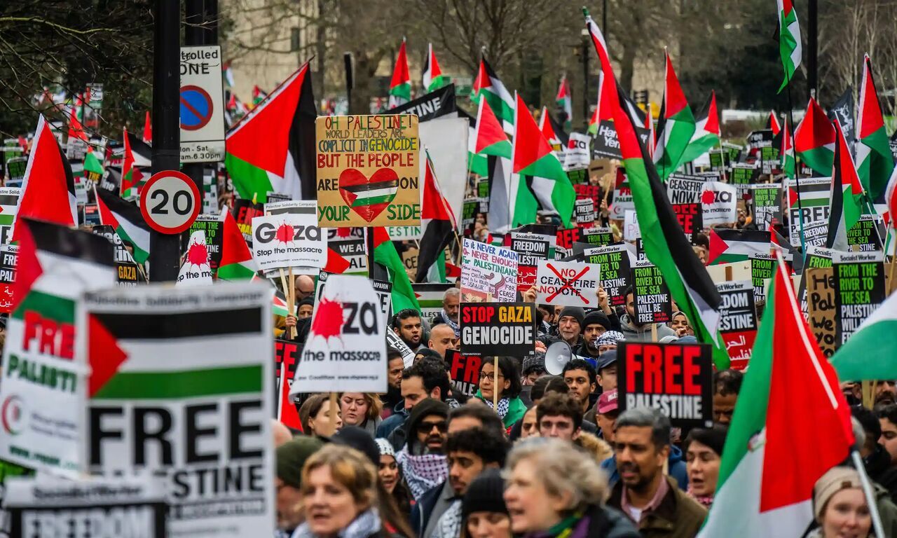 Des milliers de manifestants se rassemblent à Londres pour demander un cessez-le-feu immédiat à Gaza