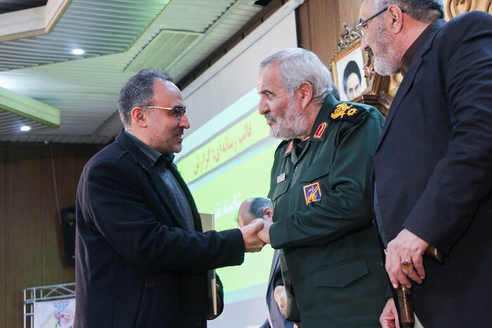 امام جمعه تبریز: رسانهها نقش محوری در انتقال پیام شهدا دارند