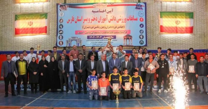 تیم گله دار مْهر و شیراز، قهرمان بدمینتون و شطرنج دانش آموزان فارس شدند  