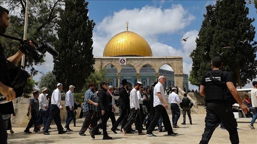Les sionistes profanent la mosquée Al-Aqsa le premier jour du mois sacré du Ramadan