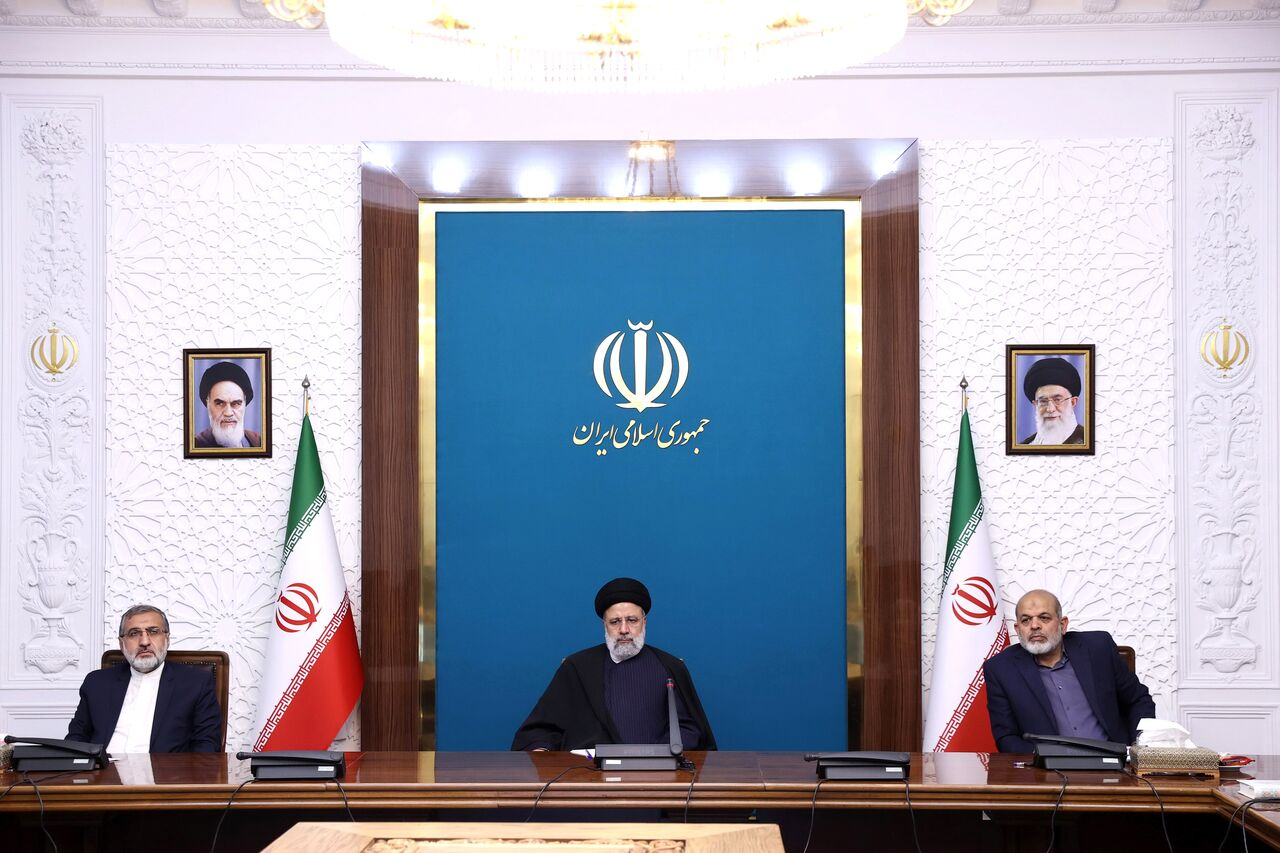 آنچه در آذر ماه ۱۴۰۲ گذشت؟/ از صدور ۶۰۱ دستور برای حل مشکلات مردم تا افزایش وام ودیعه مسکن