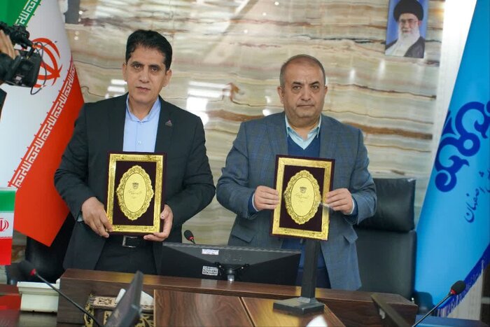 قرارداد فروش ۱۳ هزار تُن ریل، بین ذوب‌آهن با پالایشگاه اصفهان امضاء شد