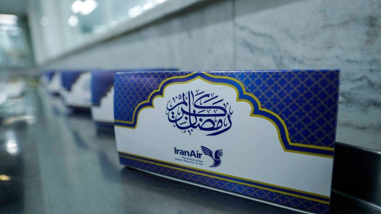 توزیع سحری و افطاری توسط کیترینگ "هما"/ سرو بسته‌های غذایی ویژه رمضان