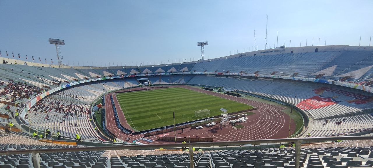 حواشی شهرآورد ۱۰۳؛ از حضور مادربزرگ ۷۵ ساله تا کُریخوانی شدید هواداران+ فیلم