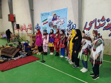 ۲۲۰ دانش آموز زنجانی در جشنواره دختران آفتاب شرکت کردند