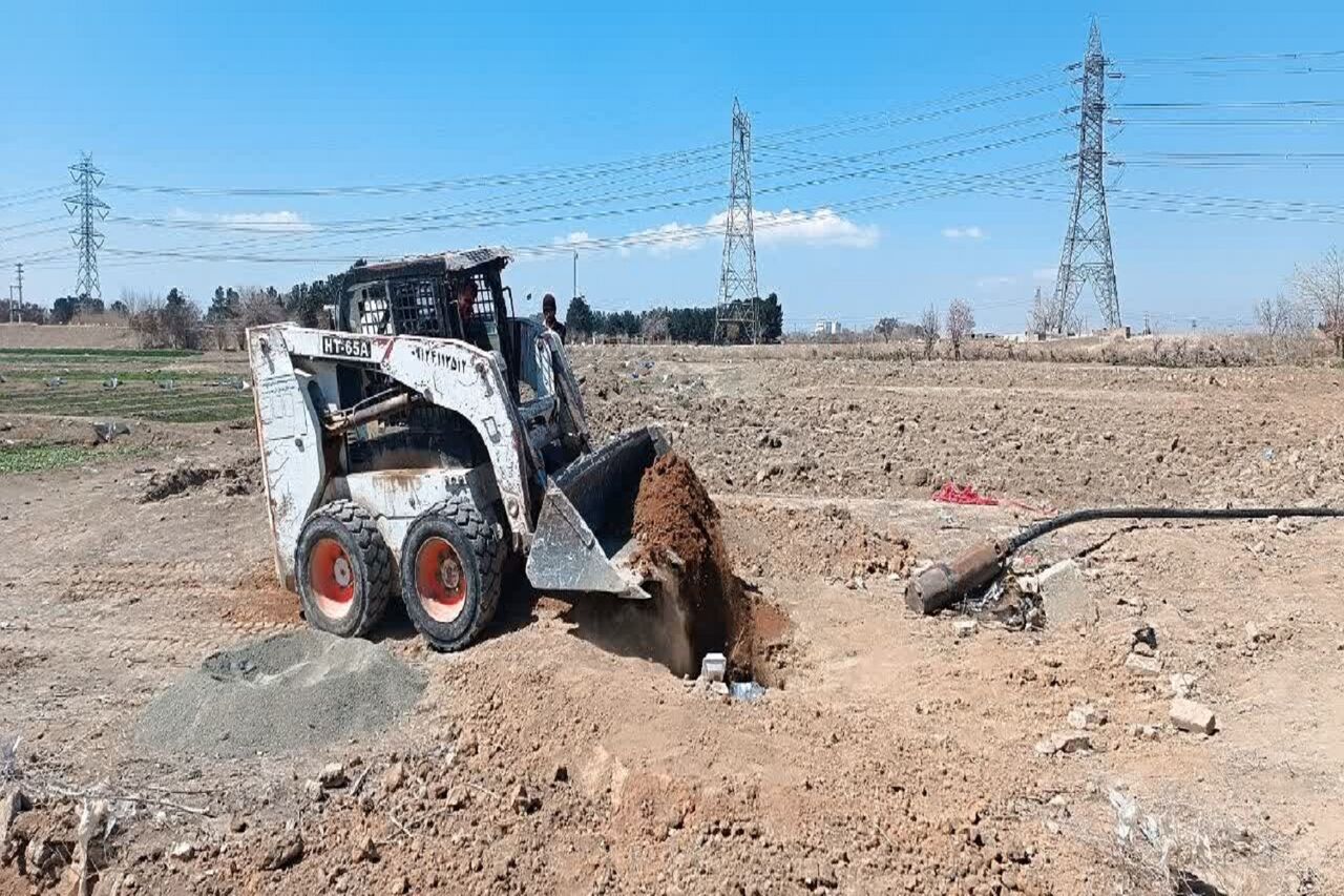 انسداد یک حلقه چاه آب غیرمجاز آب در اسلامشهر