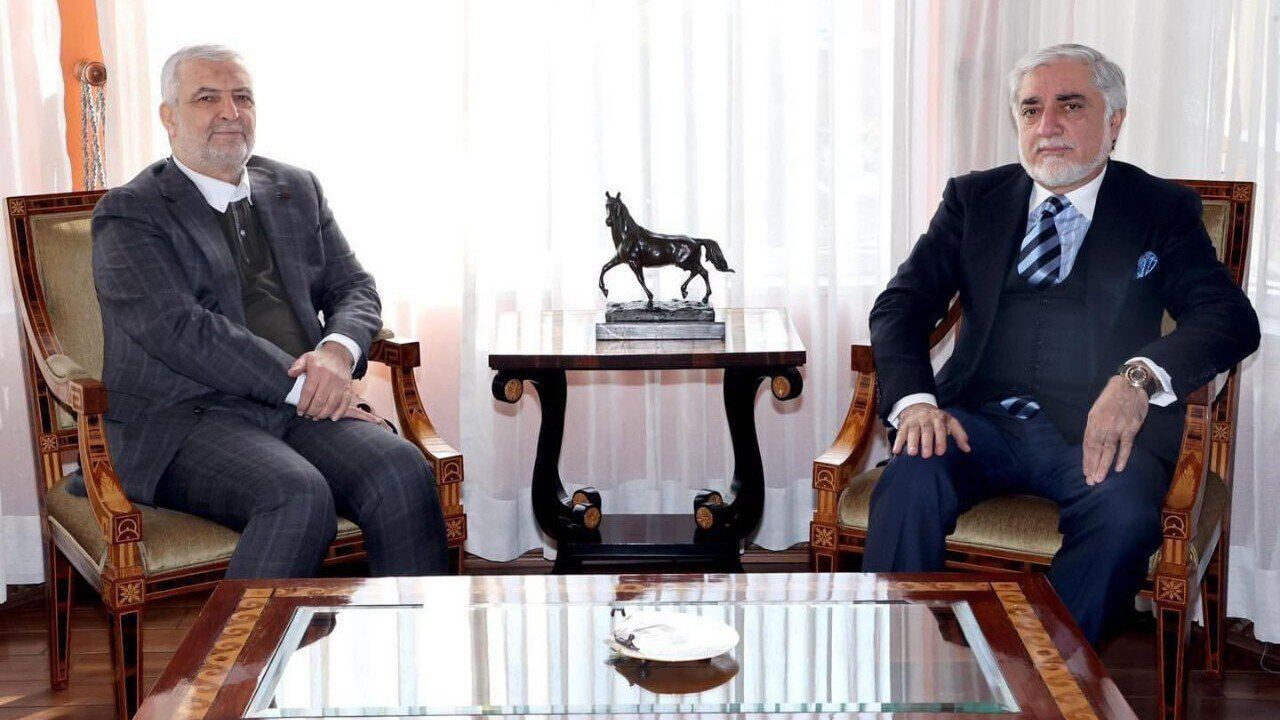ممثل الرئيس الايراني يجري مباحثات مع مسؤول افغاني سابق