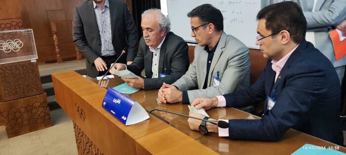 «تقوی» رئیس فدراسیون والیبال شد