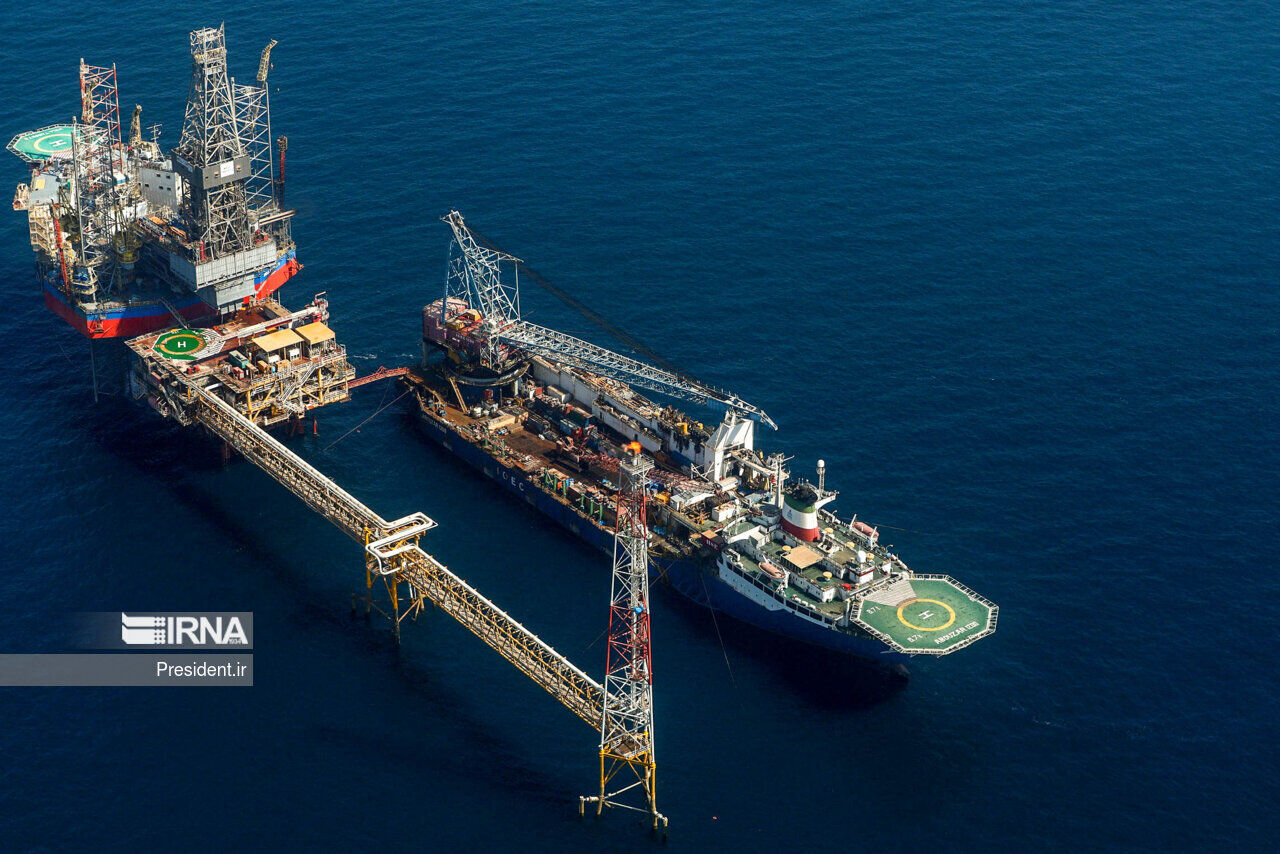 Compañía Nacional de Petróleo de Irán firma contratos petroleros por valor de 13.000 millones de dólares