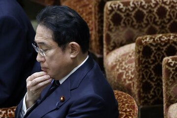 نخست‌وزیر  ژاپن: نمایندگان دخیل در رسوایی مالی حزب حاکم را مجازات می‌کنم