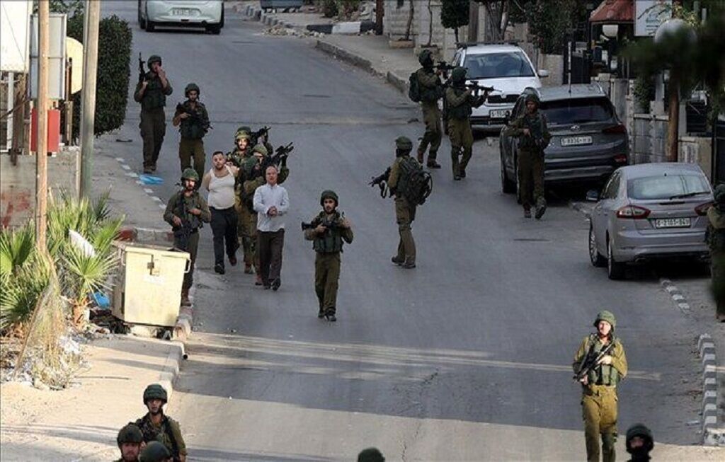 Militares sionistas asaltan Cisjordania