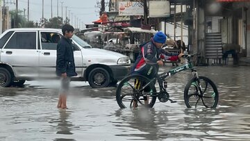 بارندگی باعث آبگرفتگی معابر شادگان شد