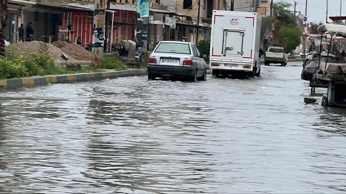 بارندگی باعث آبگرفتگی معابر شادگان شد