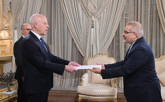 سفیر ایران استوارنامه خود را تقدیم رئیس‌ جمهور تونس کرد