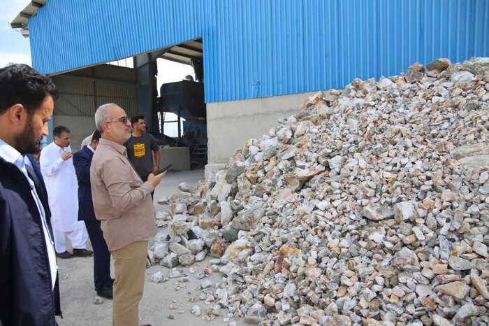 فعالسازی ظرفیتهای معدنی جنوب کرمان به تحقق شعار سال در این منطقه کمک میکند