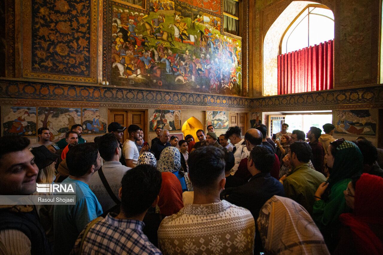 افزون بر سه میلیون و ۵۰۰ هزار گردشگر به پهنه فرهنگی اصفهان وارد شدند