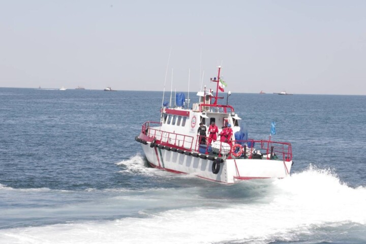 نجات ۲۲ مسافر دریایی در خلیج چابهار