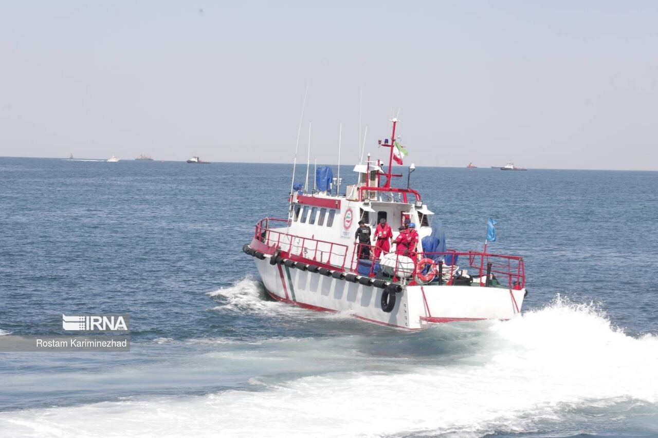 نجات ۲۲ مسافر دریایی در خلیج چابهار