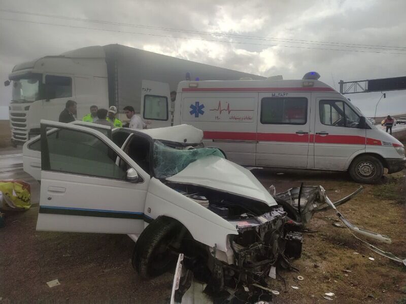 تصادف کامیون با سواری در عجب شیر یک کشته و سه مصدوم برجا گذاشت تصادف کامیون با سواری در عجب شیر یک کشته و سه مصدوم برجا گذاشت