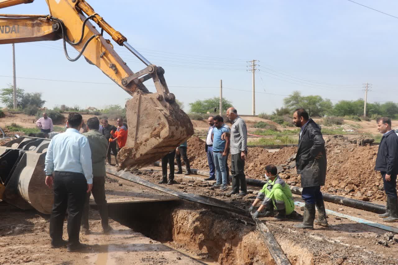 حفر کانال بزرگ ۴۳۵ متری برای دفع آبگرفتگی در منطقه اکباتان اهواز