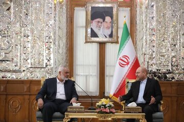 En visite à Téhéran, Ismail Haniyeh rencontre le président du Parlement iranien