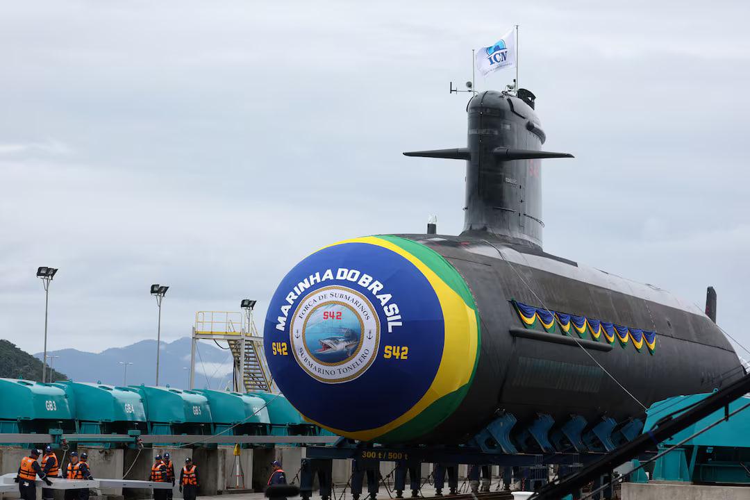 مکرون: به برزیل برای تولید زیردریایی هسته‌ای کمک می‌کنیم