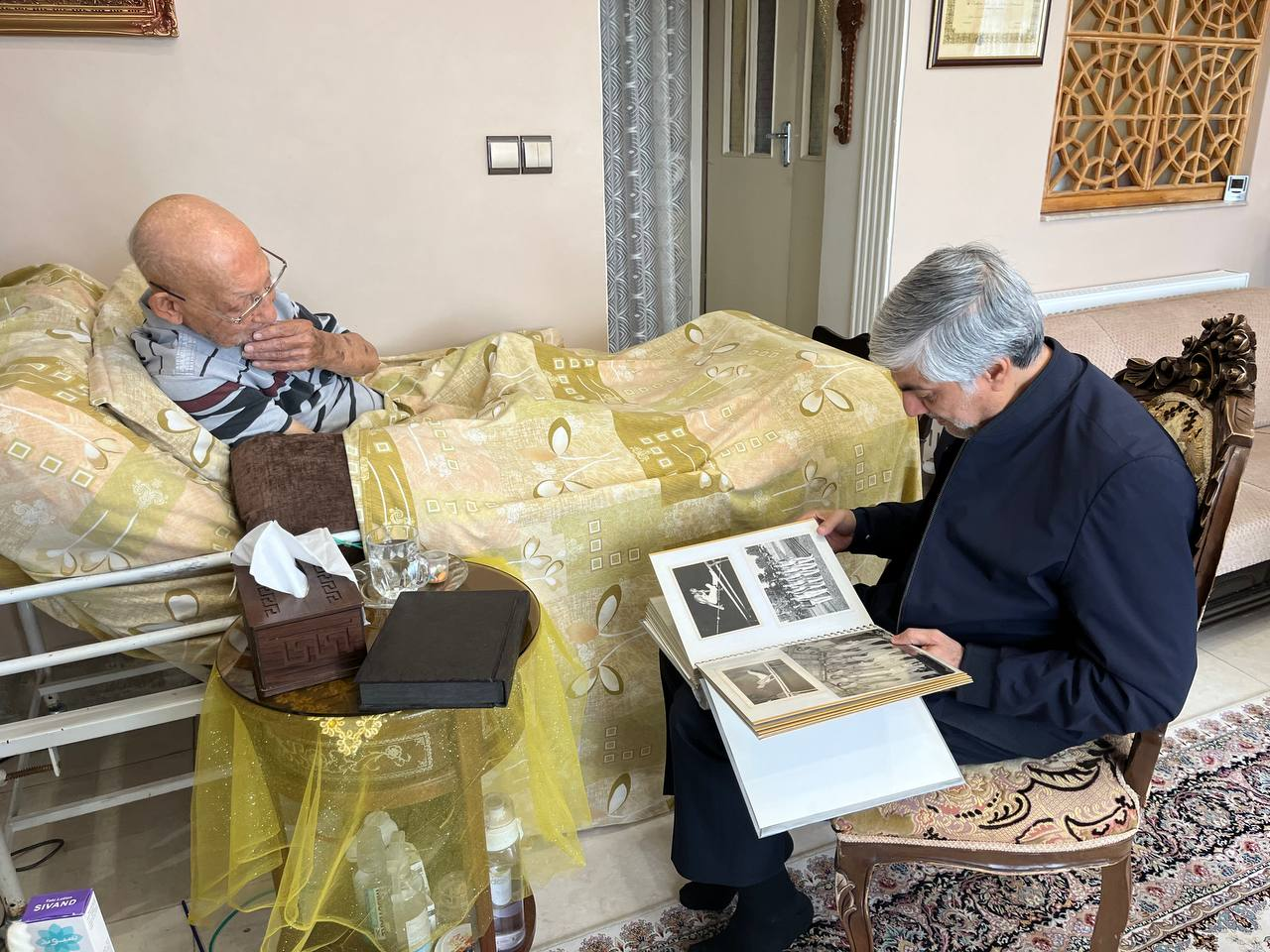 دیدار نوروزی کیومرث هاشمی با کهنپیشکسوت ورزش ایران