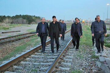 مدیرعامل راه‌آهن ساخت پایانه قطارهای پرسرعت در مشهد را پیگیری کرد