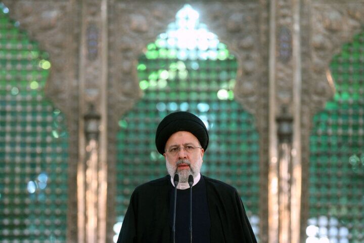 رئيس الجمهورية يلقي خطابا في مراسم "يوم الجمهورية الاسلامية" في مرقد الامام الراحل