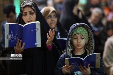 Ramadan en Iran : Cérémonie de la Nuit de destin à Machhad