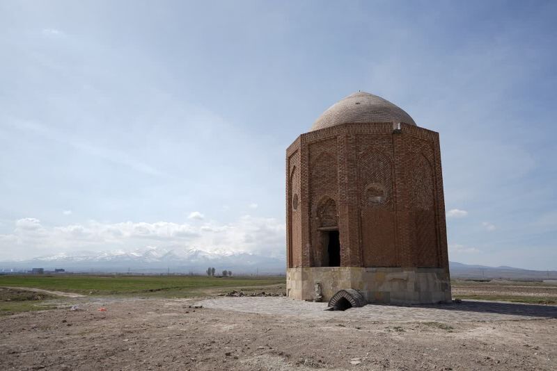 بنای تاریخی شاطر گنبد اردبیل مرمت شد