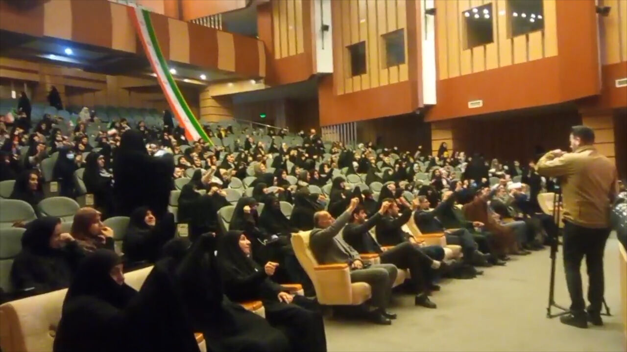 فیلم | اجتماع بانوان شهرکرد در حمایت از زنان و کودکان غزه