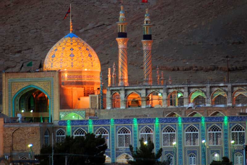 ۱۸۰ هزار نفر به زیارت بقاع متبرکه کاشان مشرف شدند