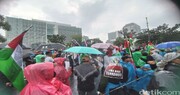 راهپیمایی روز جهانی قدس در اندونزی زیر بارش باران + عکس