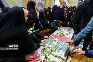 Ceremonia de despedida de los mártires del ataque terrorista al Consulado de Irán en Siria