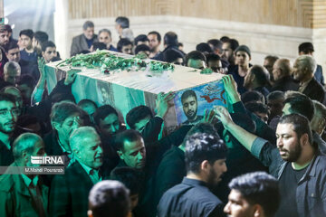 Ceremonia de despedida de los mártires del ataque terrorista al Consulado de Irán en Siria