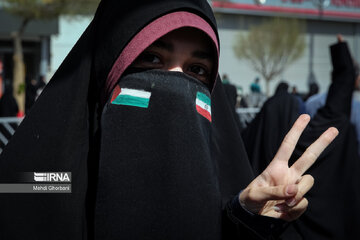 El pueblo de Mashhad marcha en el Día Mundial de Al-Quds