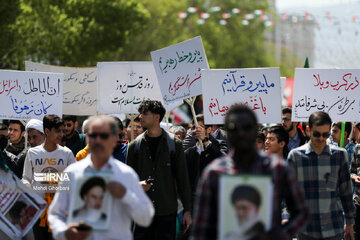 El pueblo de Mashhad marcha en el Día Mundial de Al-Quds