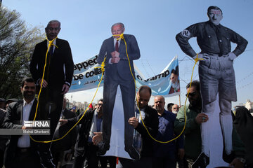 El pueblo de Mashhad marcha en el Día Mundial de Al-Quds