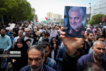 El pueblo de Mashhad marcha en el Día Mundial de Al-Quds