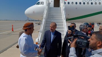 ​​​​Le ministre iranien des Affaires étrangères arrive à Mascate